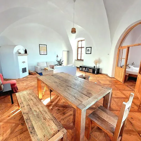 Apartamento Stylish Getaway At Austrian Renaissance Castle