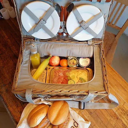 Stylish Getaway At Austrian Renaissance Castle Appartement *