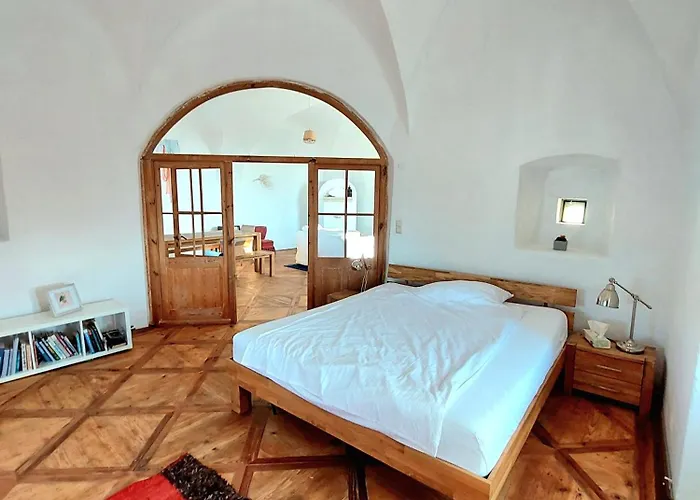 Stylish Getaway At Austrian Renaissance Castle 公寓 *