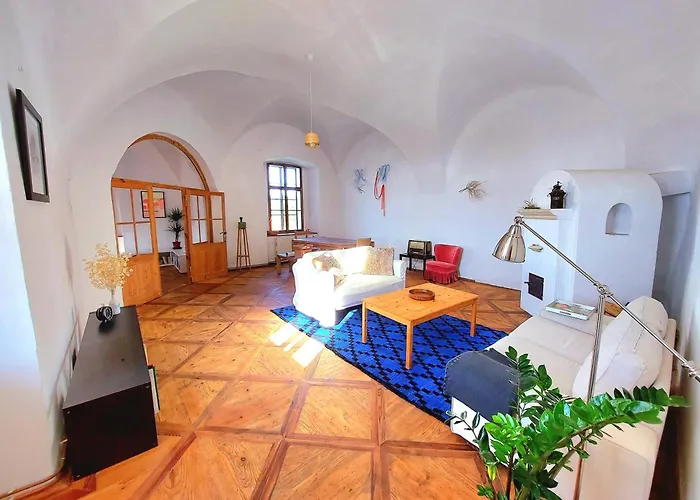 Stylish Getaway At Austrian Renaissance Castle شقة